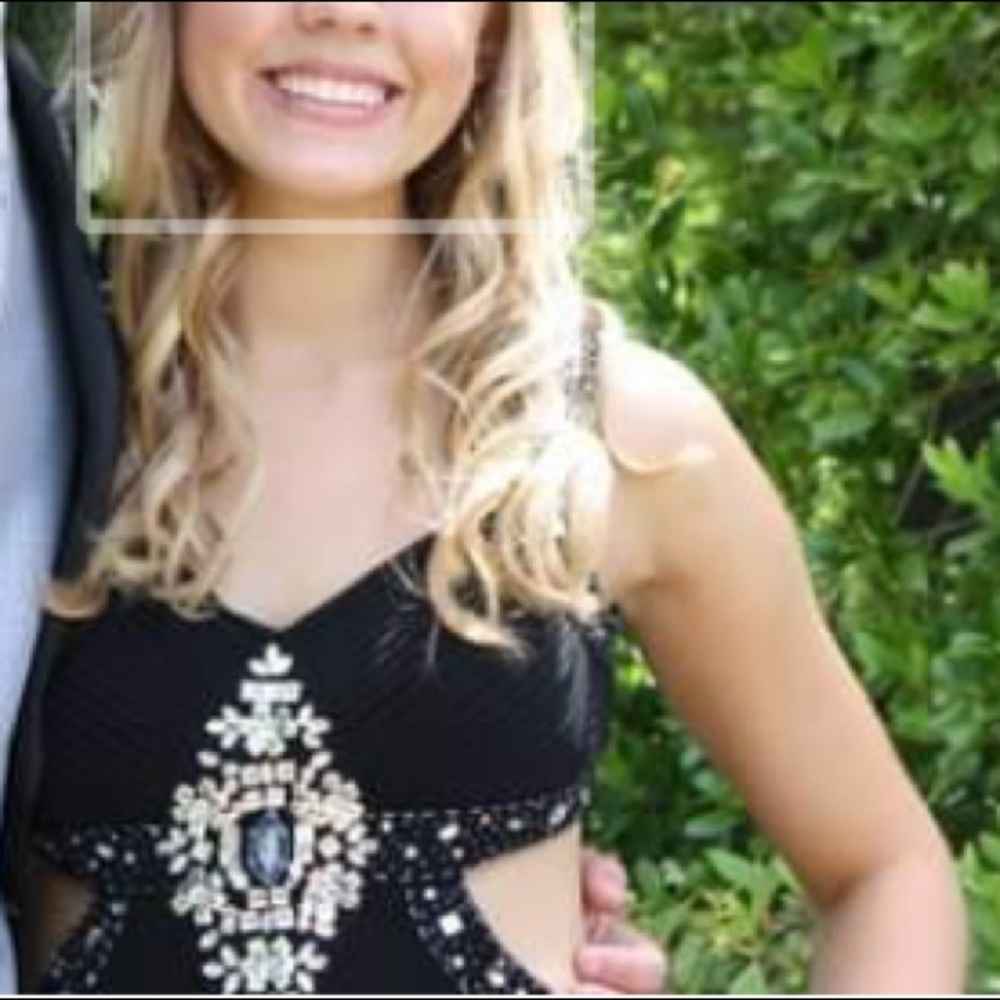 Gorgeous black prom dress 💕 - Picture 5 of 6